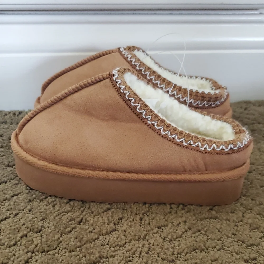 Girls Falls Creek Platform Clog Slippers Size 10/11 1/2 Chestnut Sherpa NWT